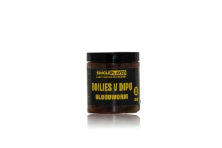 .SINGLEPLAYER Boilies v dipu Bloodworm 150g 20mm